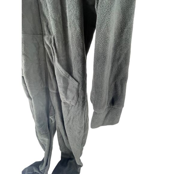 Xmas Coming Black Fleece One-Piece Sleepwear Pajama Outfit Men's Size Small - Picture 6 of 10
